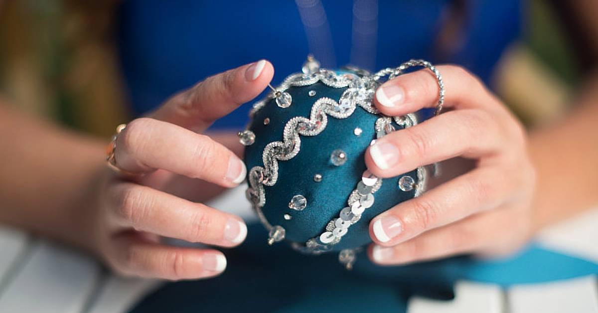 How One Woman Blogged Her Way to a $20,000 Per Month Ornament Empire